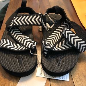 Zara boys sandals size 9/9.5 brand new